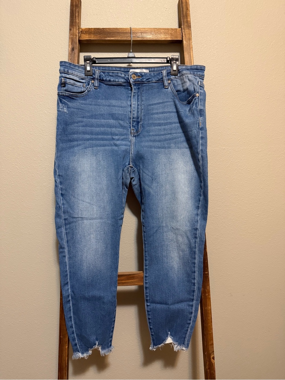 KanCan Light Blue Frayed Hem Cropped Jeans
